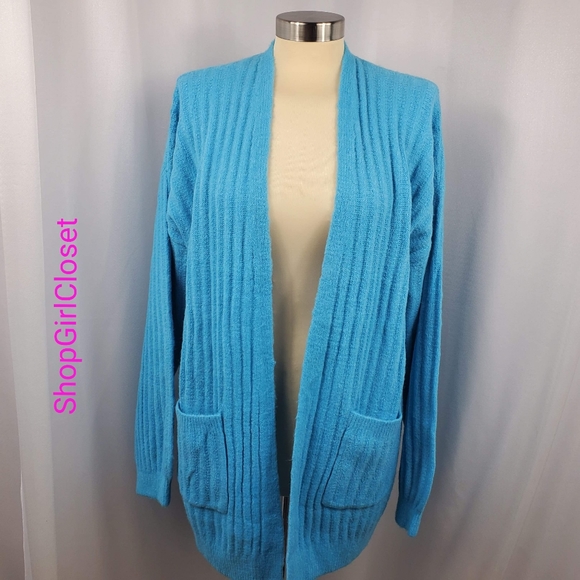 🆕️ NWT Woven Heart Cardigan - Small